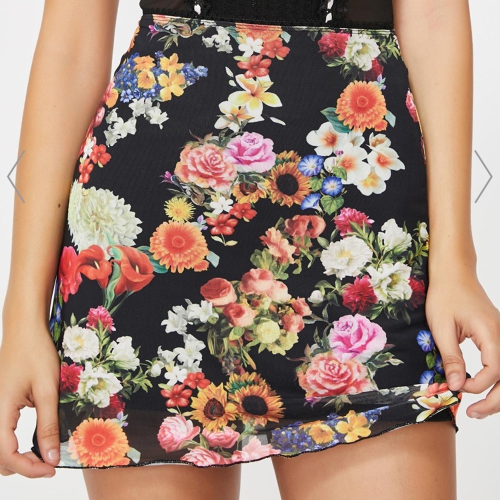 NWT Current Mood Dollskill Mesh Flower Mini